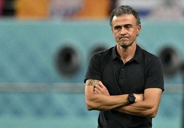 Football football - coupe du monde FIFA Qatar 2022 - Groupe E - Japon / Espagne - Stade international de Khalifa, Doha, Qatar - 1er décembre 2022 l'entraîneur espagnol Luis Enrique réagit à REUTERS/Dylan Martinez